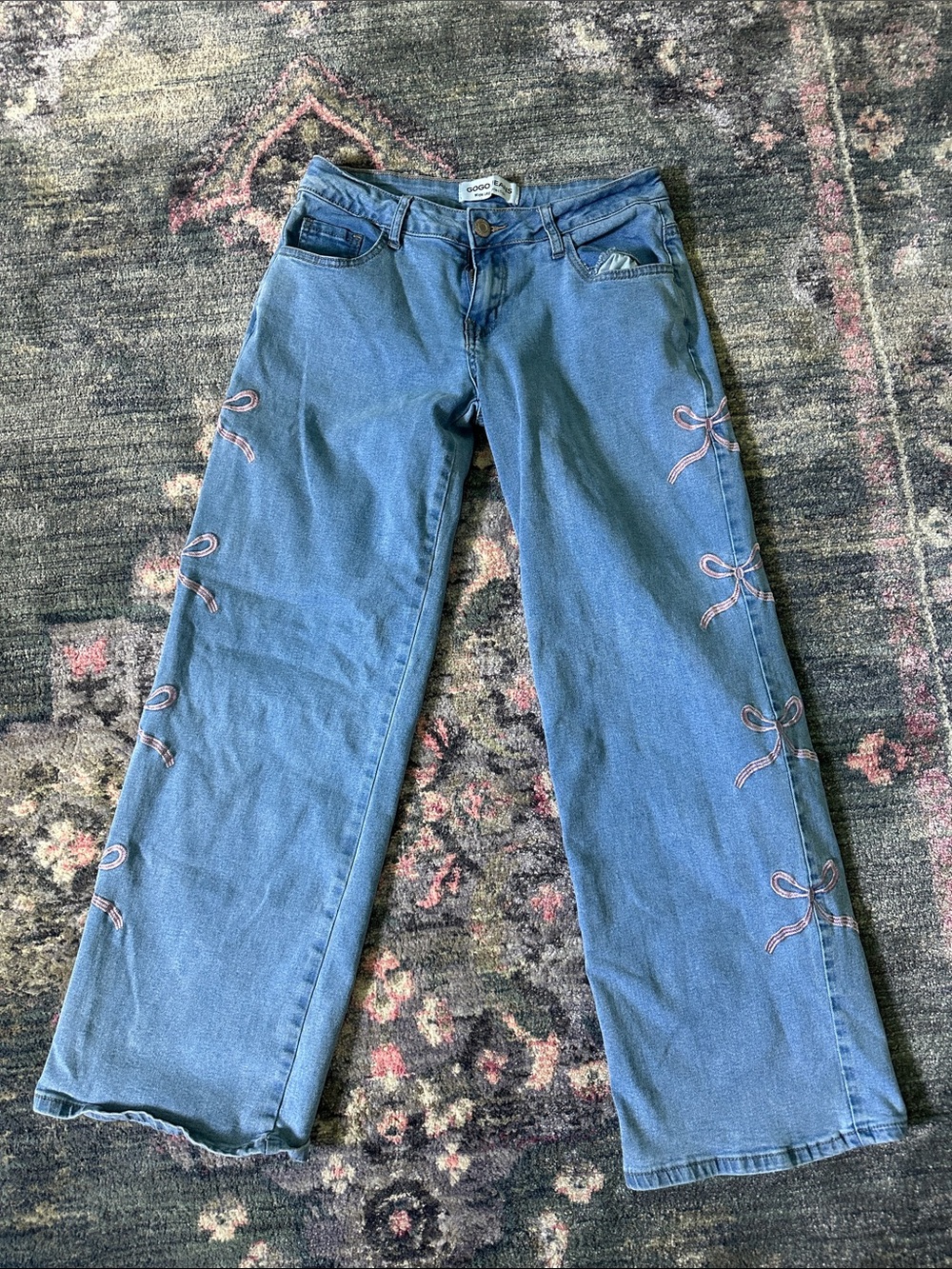 GOGO Blue Wide-Leg Flare Jeans with Pink Bow Embroidery Size 3 Juniors!